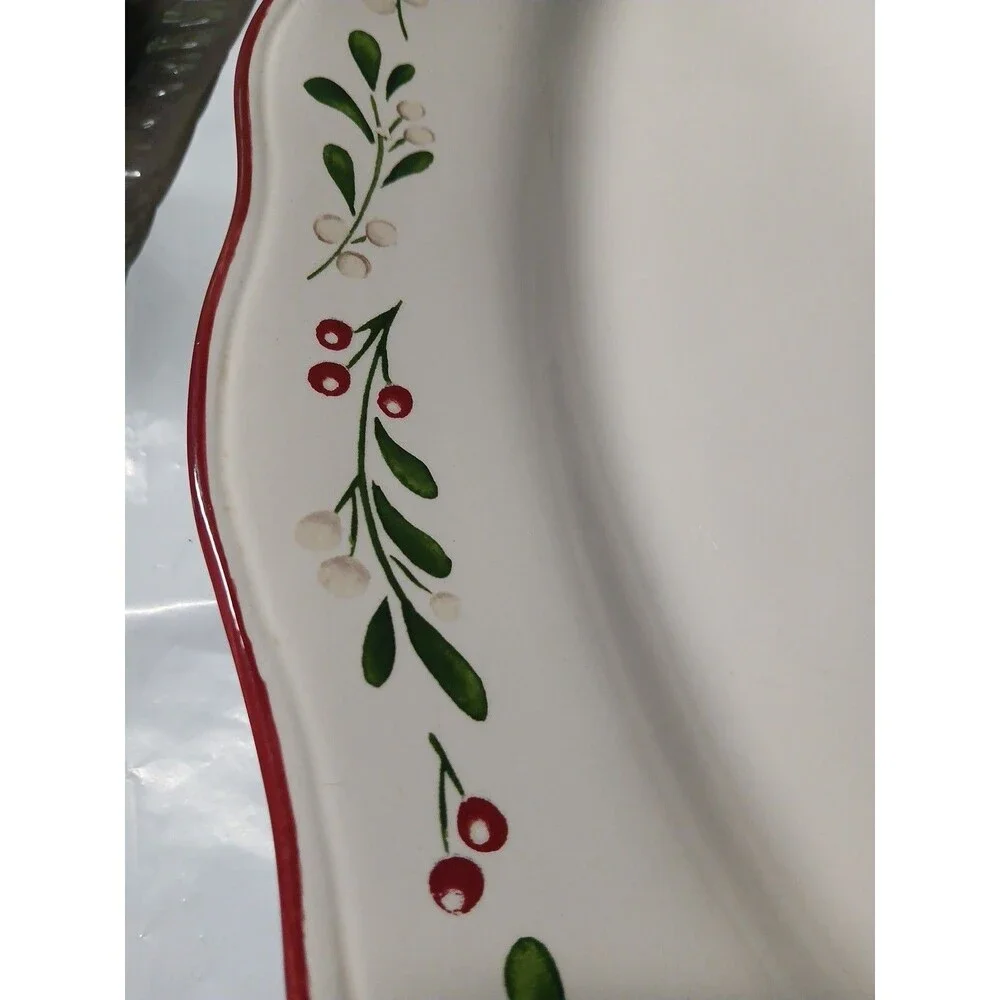Better Homes & Gardens Holiday 2011 Oval Christmas Platter With Holly & Berries